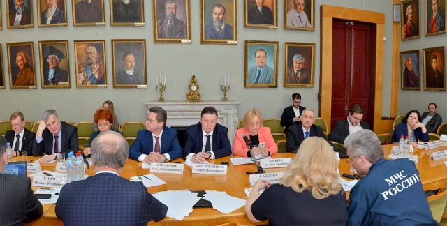 Состоялся круглый стол на тему: «Национальные  интересы России в Арктике».